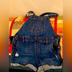 Old Navy shorts overalls